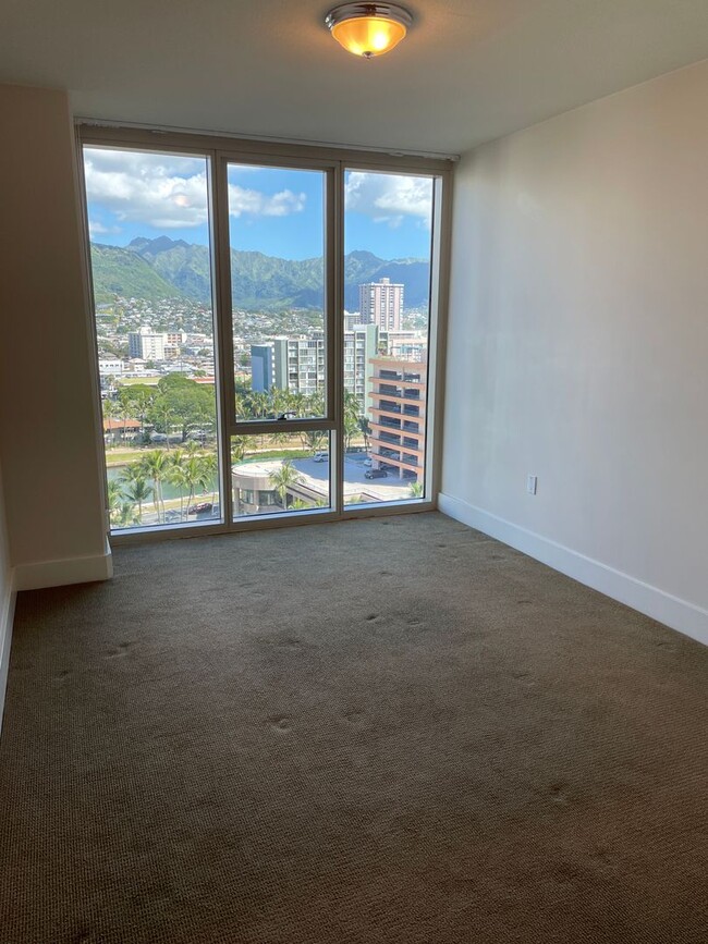 Building Photo - Allure Waikiki - 2/2/2 - $3,750