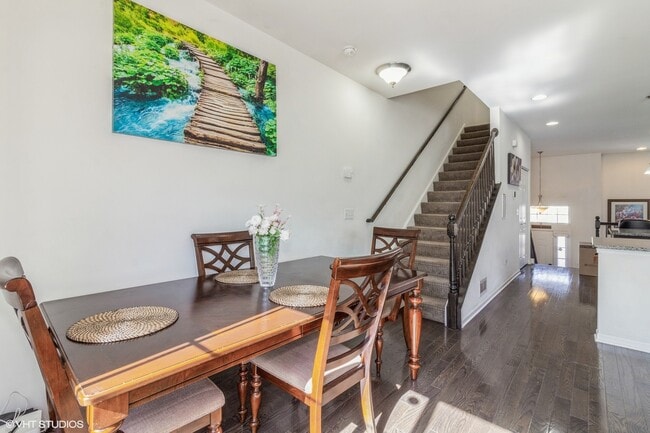 Building Photo - 4271 Liberty St