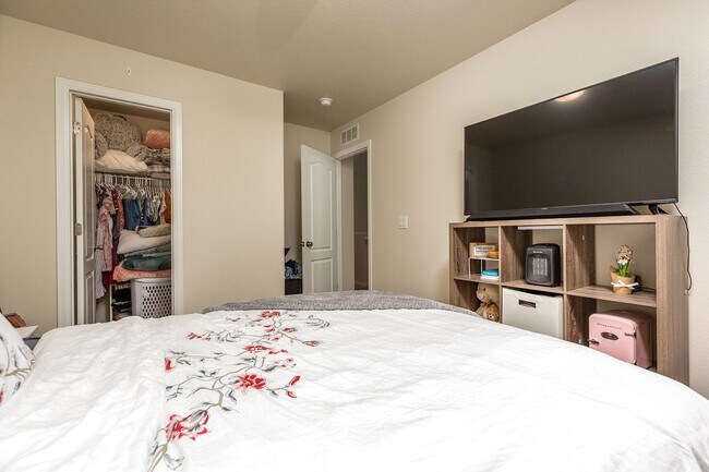 Building Photo - Single Family Home For Rent in Lorson Ranch - South Powers Corridor