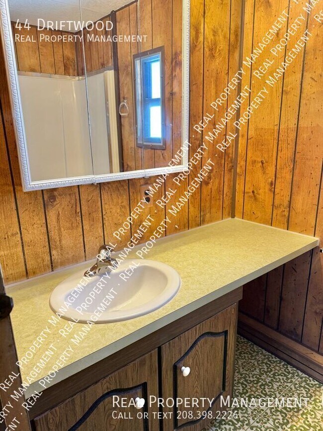 Building Photo - 44 Driftwood-