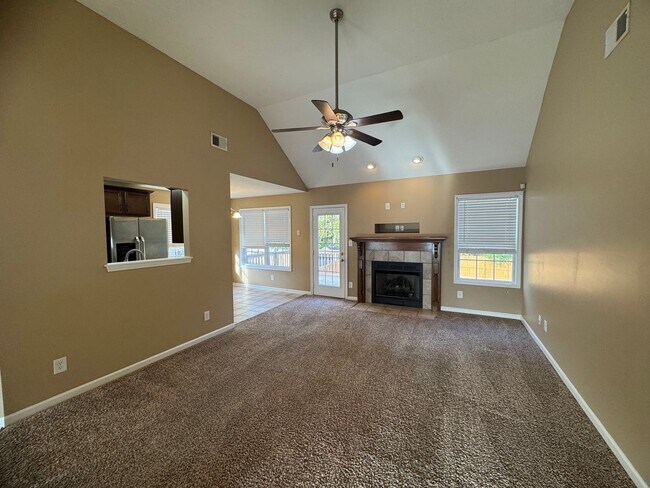 Building Photo - Gorgeous 5 Bedroom Home