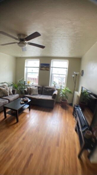 Building Photo - 370 S Highland Ave