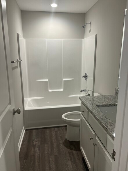 Building Photo - 1451 Harding St