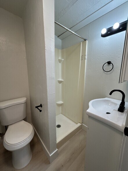 Building Photo - 3442 S 200 E