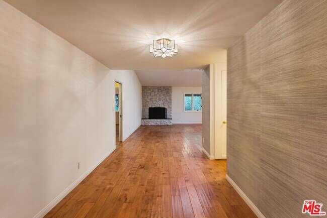 Building Photo - 4867 Finley Ave
