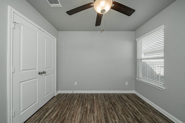 Building Photo - Live, love, and grow in this charming home!