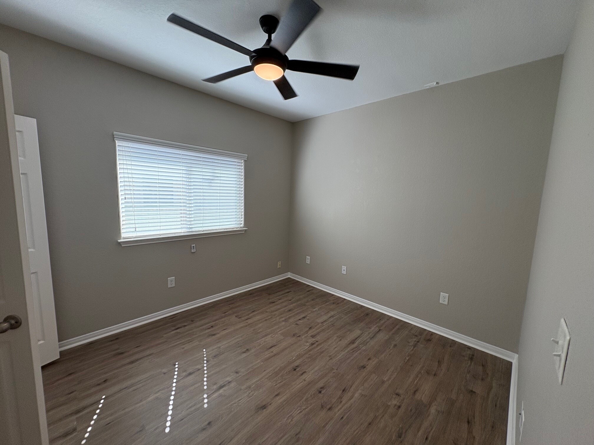 Bed 2 - 3960 Wensledale Dr