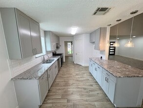 Building Photo - 21330 Park Tree Ln