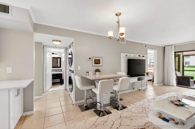 Building Photo - 321 Norwood Terrace