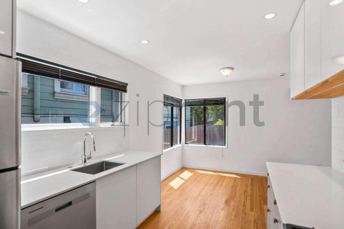 Building Photo - Unit 905