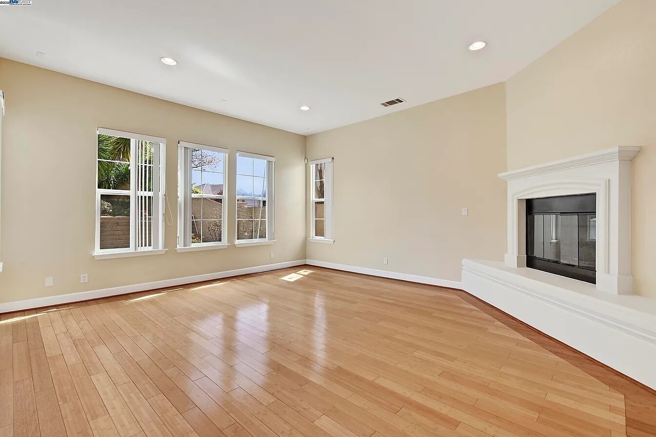 Building Photo - 3100 Tewksbury Way