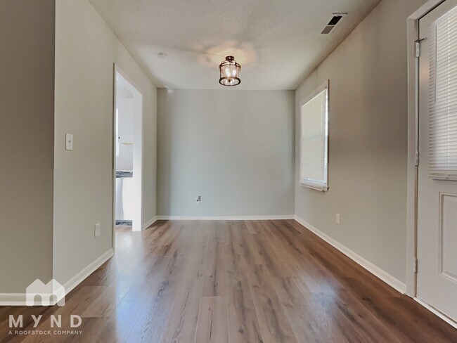 Building Photo - 416 York Rd