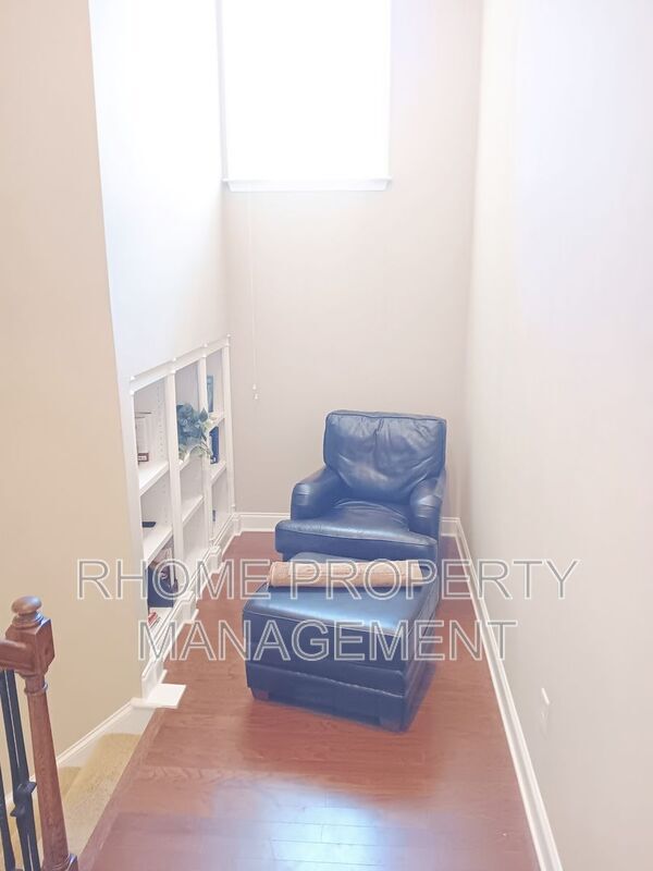 Building Photo - 1145 Parktown Dr SW