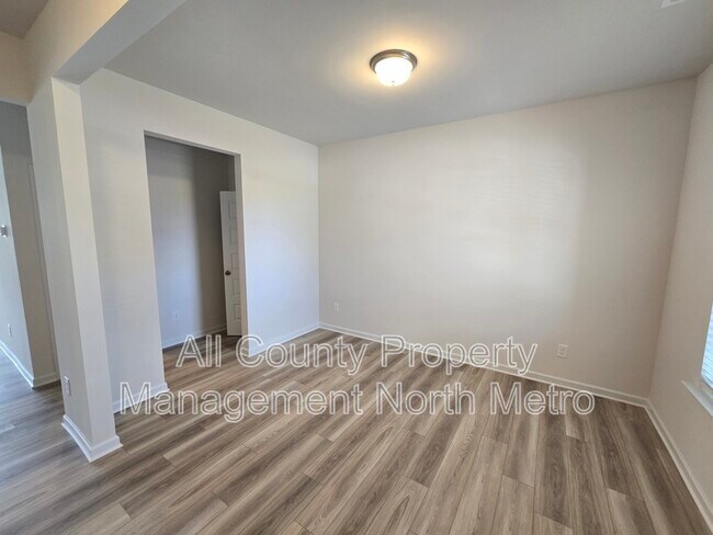 Building Photo - 519 Ozark Ln