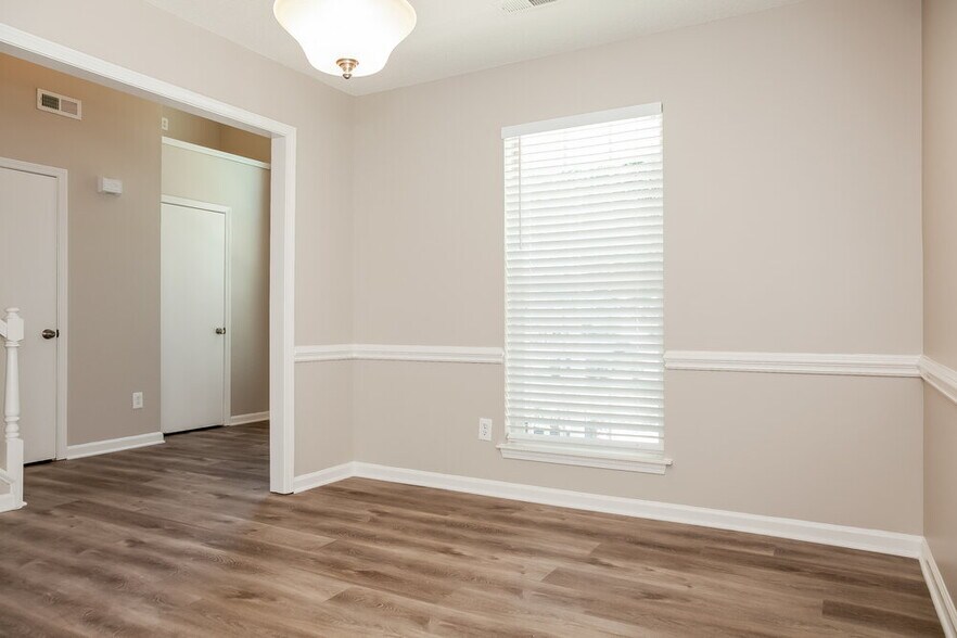 Building Photo - 8302 Bristol Ford Pl