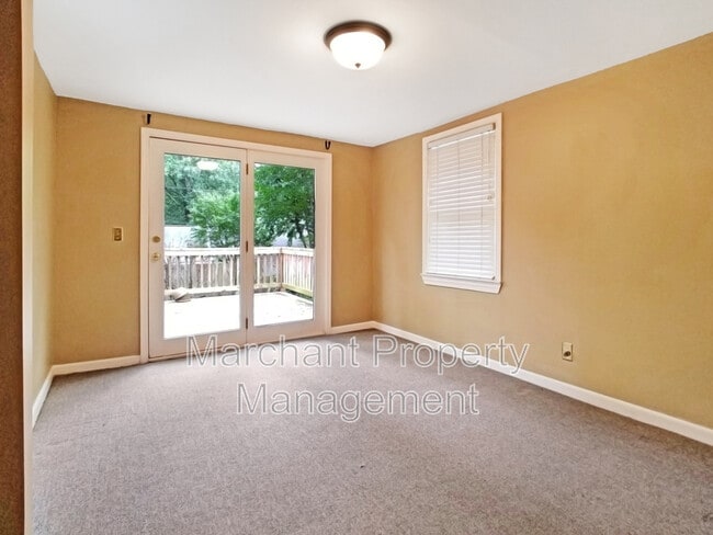 Building Photo - 22 Douglas Dr