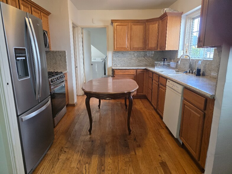 Building Photo - 1840 Benecia Ave