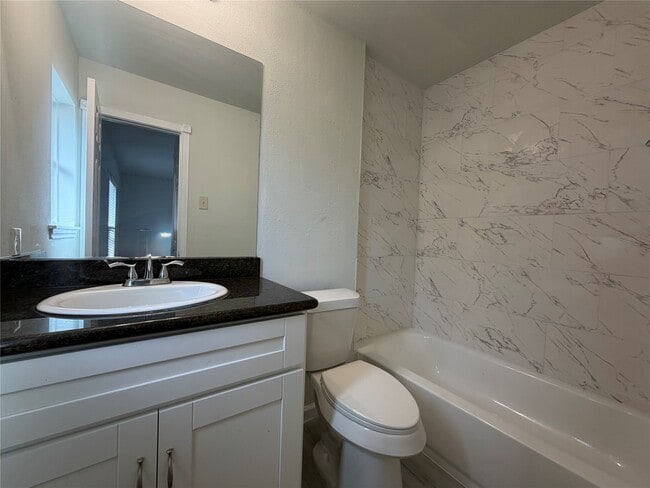 Building Photo - 5375 Little John Ln