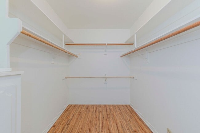 Building Photo - 2740 Burkshire Ave