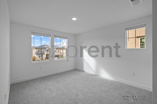 Building Photo - 365 Gold Coast Rd