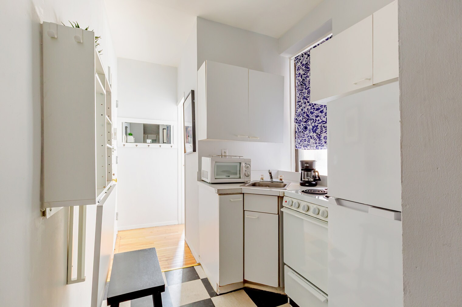 Building Photo - 104 MacDougal St