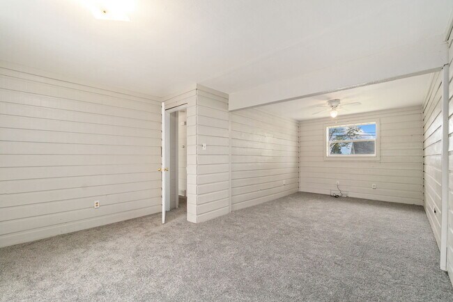 Building Photo - 3270 W 92nd Pl
