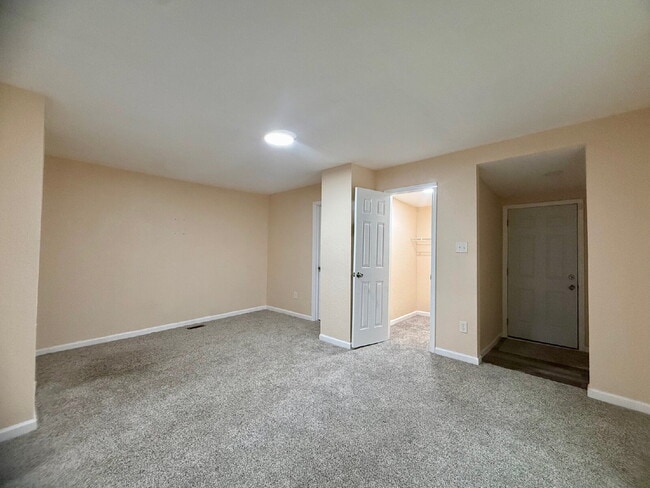 Building Photo - Updated 4 bedroom 2 bath home!