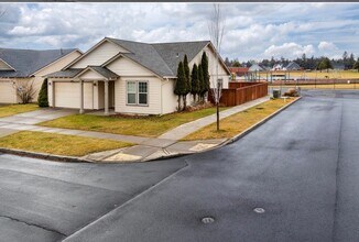 Building Photo - South Bend Gem