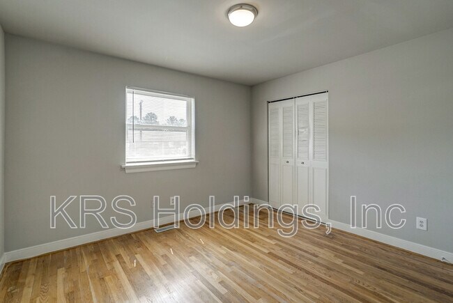 Building Photo - 5244 Goolsby Ct