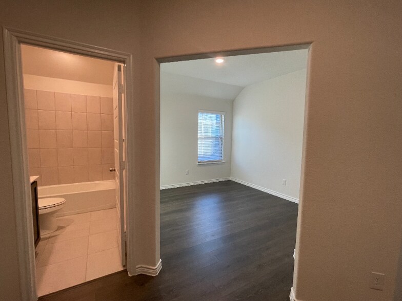 Building Photo - 759 Philadelphia St