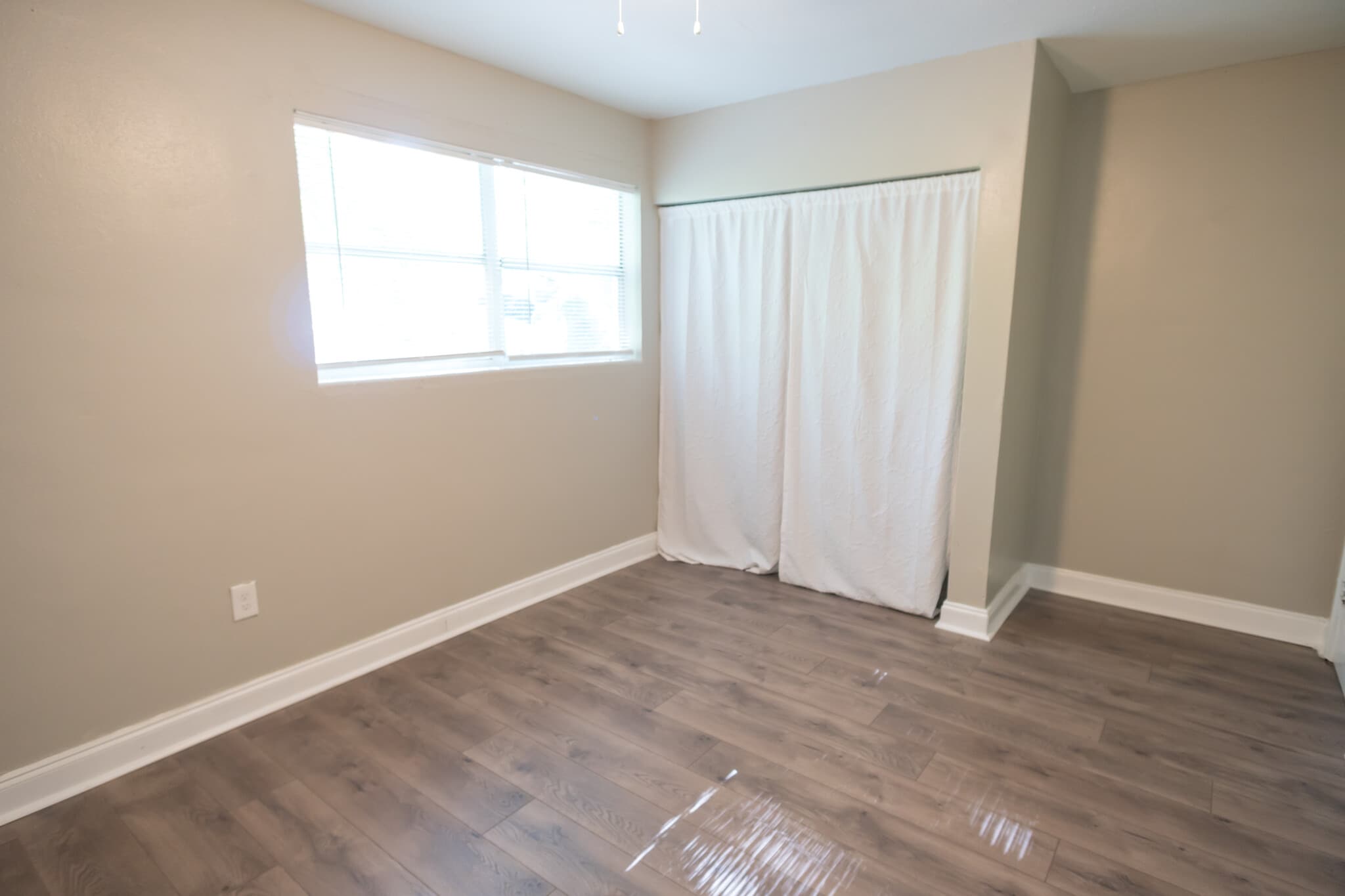 Bed 2 - 243 Ravenswood Dr
