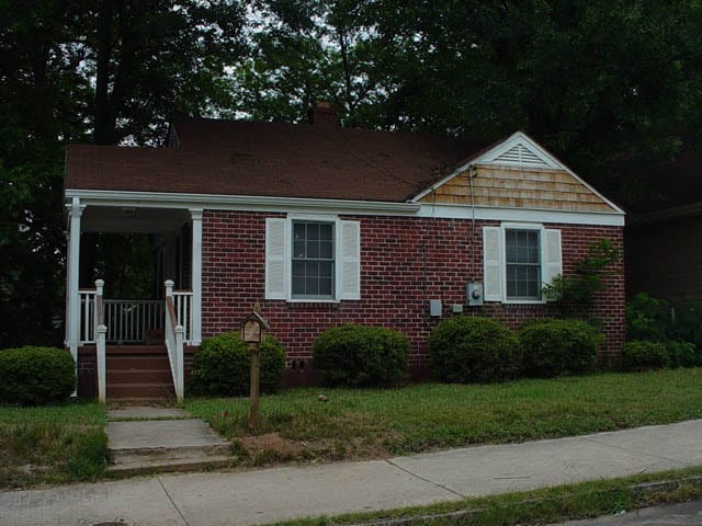 Building Photo - HOUSE FOR RENT
