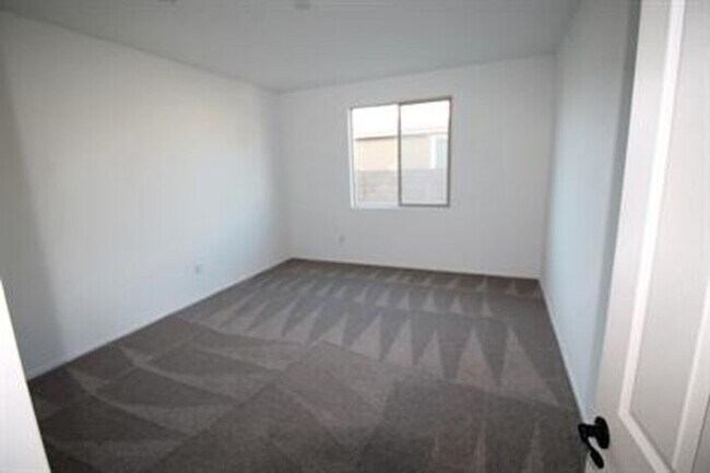 Building Photo - STUNNING 4-Bedroom + Den Home in Gladden Farms!!!!! SOLAR PANELS!!!