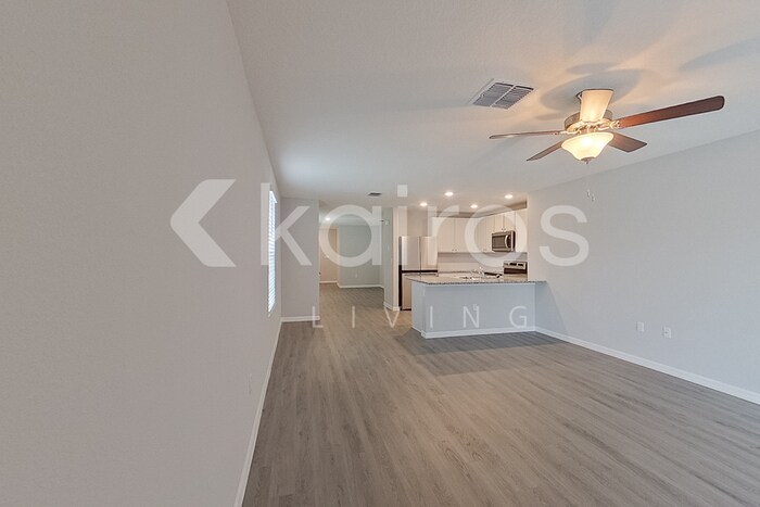 Building Photo - 8585 SW 44th Ct