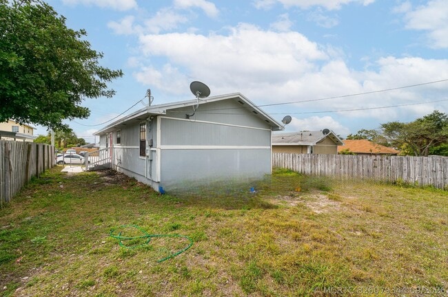 Building Photo - 1488 W 31st St