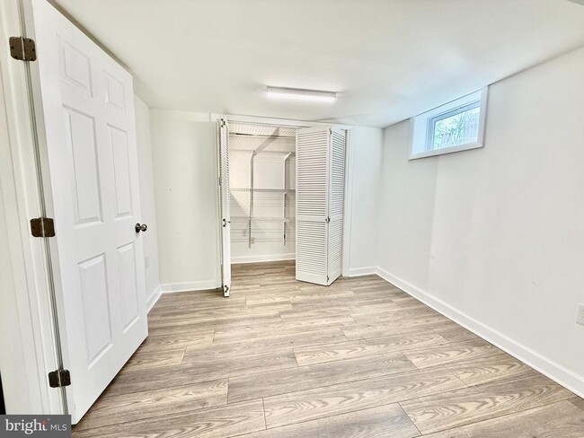 Building Photo - 4416 Hallet St