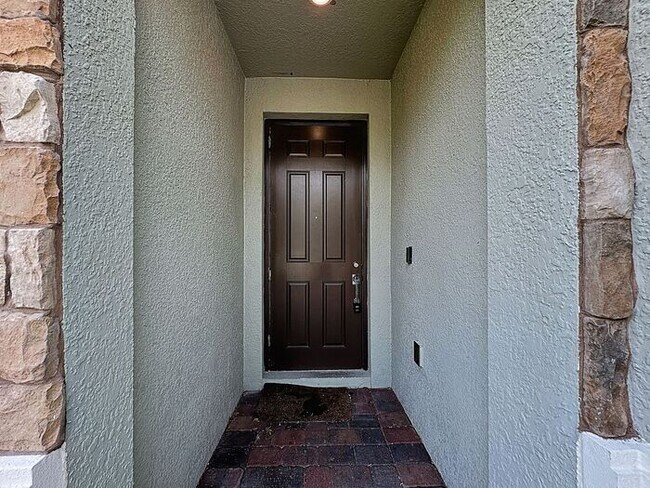Building Photo - Beautiful Furnished townhome in Vistas of ...