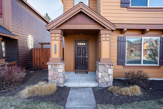 Building Photo - 20487 Brentwood Ave