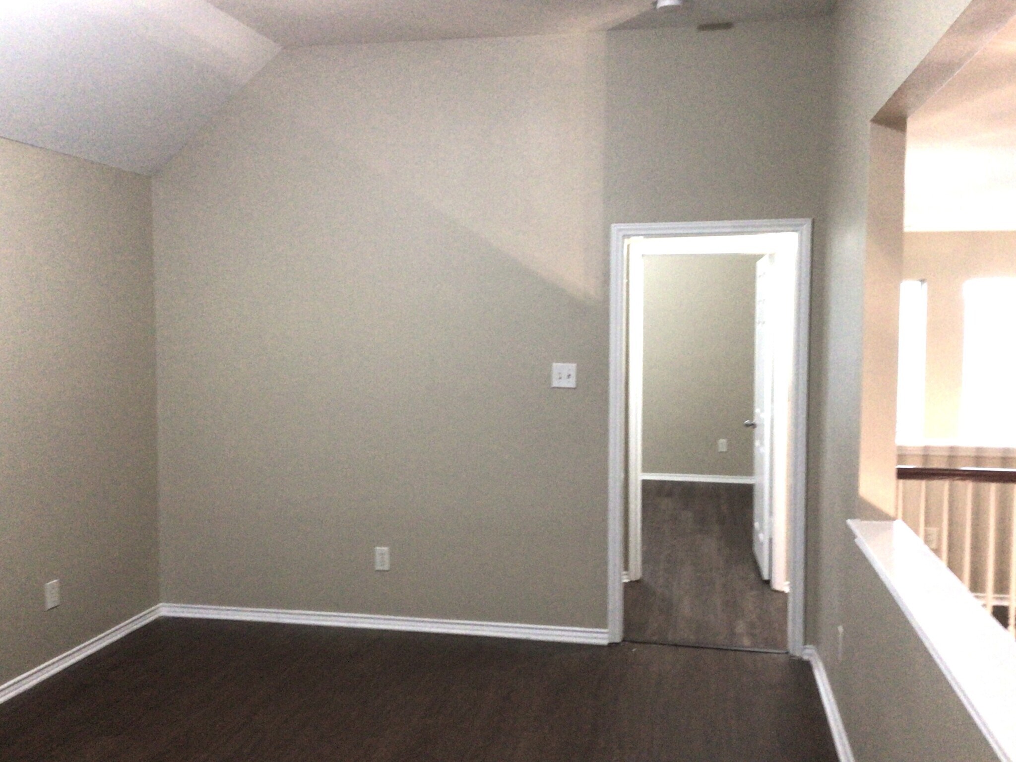 Building Photo - 2718 Lakecrest Way Dr