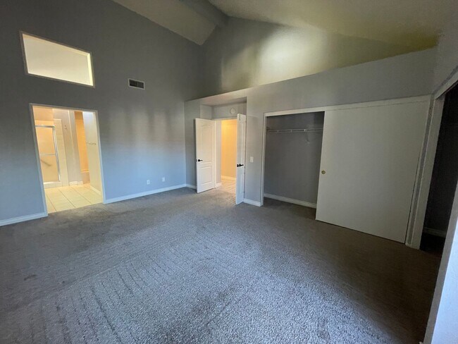 Building Photo - Bernardo Village: Single-level 3 bedroom, ...