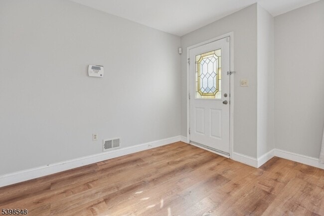 Building Photo - 360 Cotswold Pl