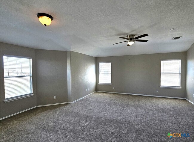 Building Photo - 316 Julian Point