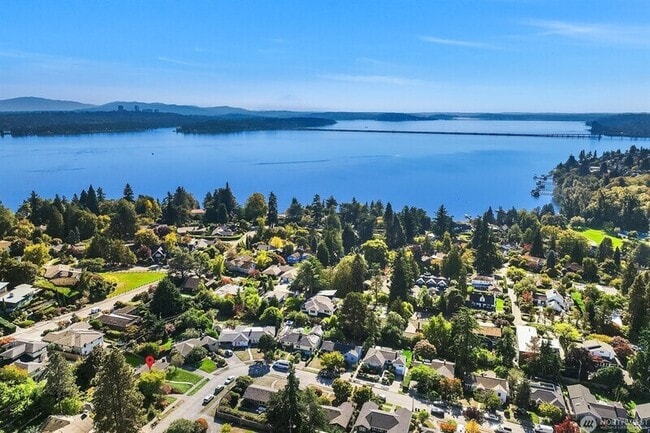 Building Photo - 5606 59th Ave NE