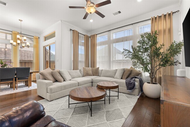 Building Photo - 28230 Emerald Bnd