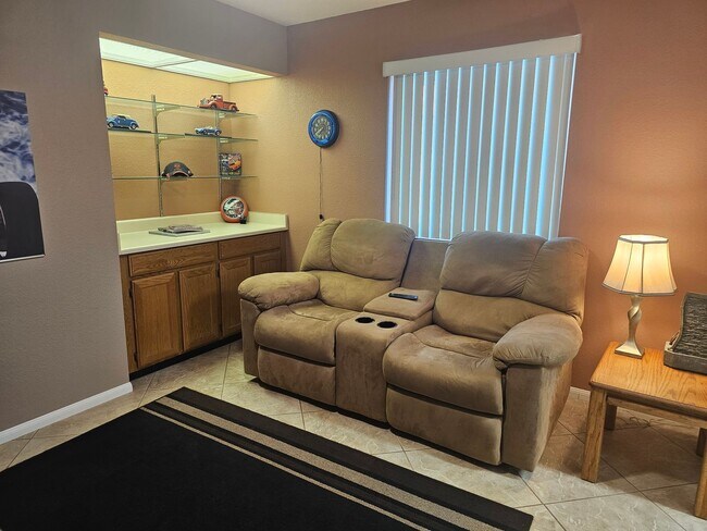 Building Photo - Fully Furnished Summer Rental