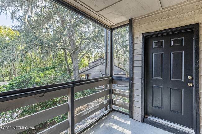 Building Photo - 1604 Arcadia Dr