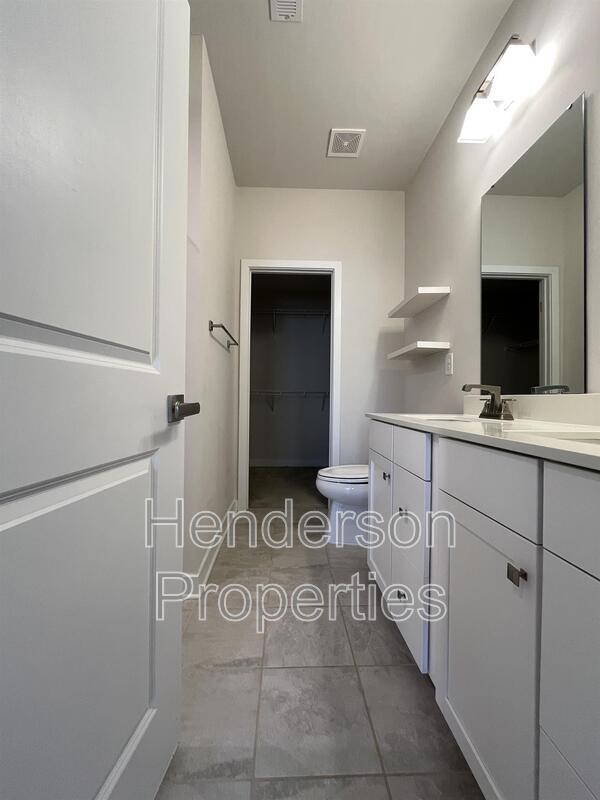 Building Photo - 4750 Chastain Ave