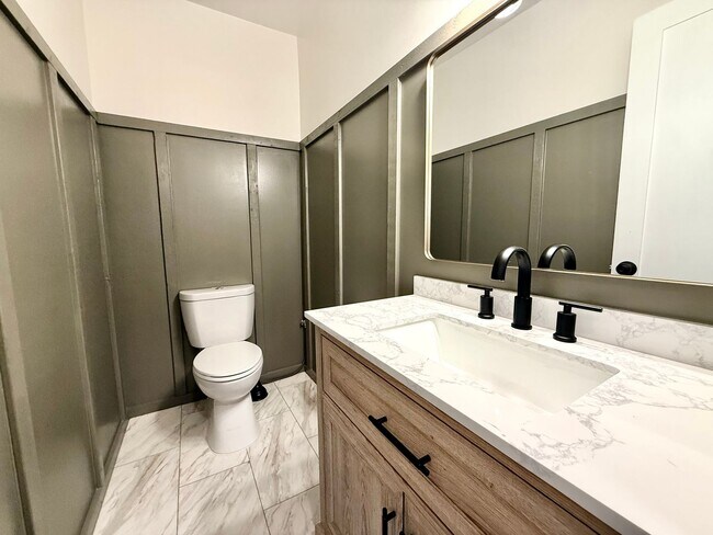 Building Photo - 2235 E Contour Dr