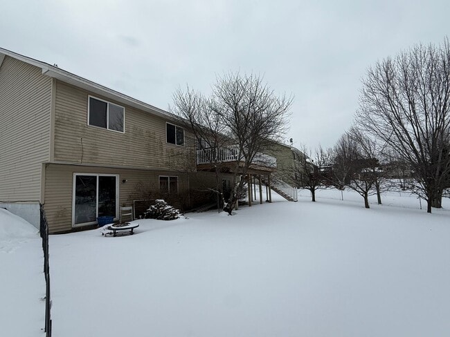 Building Photo - Spacious 5 Bedroom Home in Andover | Finished Walkout | 3-Car Garage