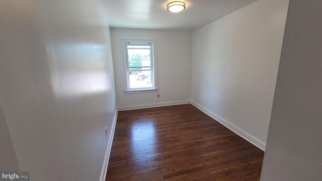 Building Photo - 3556 Woodhaven Rd